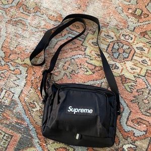 Supreme Shoulder Bag (SS19)
